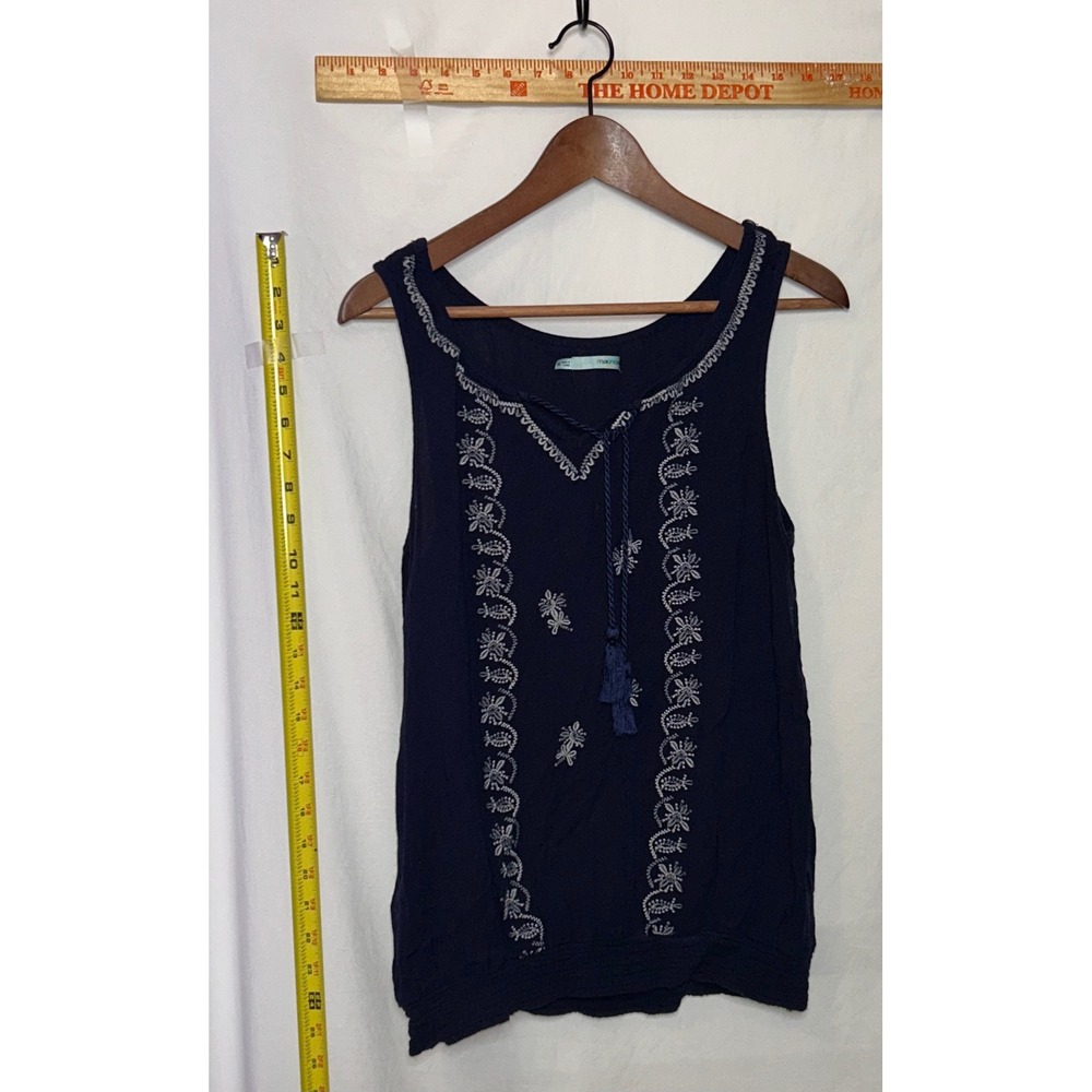 maurices Navy Blue Embroidered Tassel V Neck Sleeveless Tank Top Womens M‎